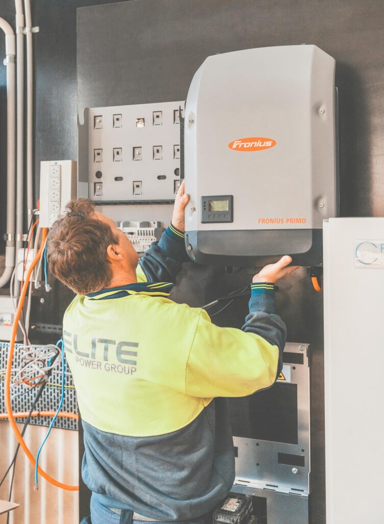 Falownik hybrydowy